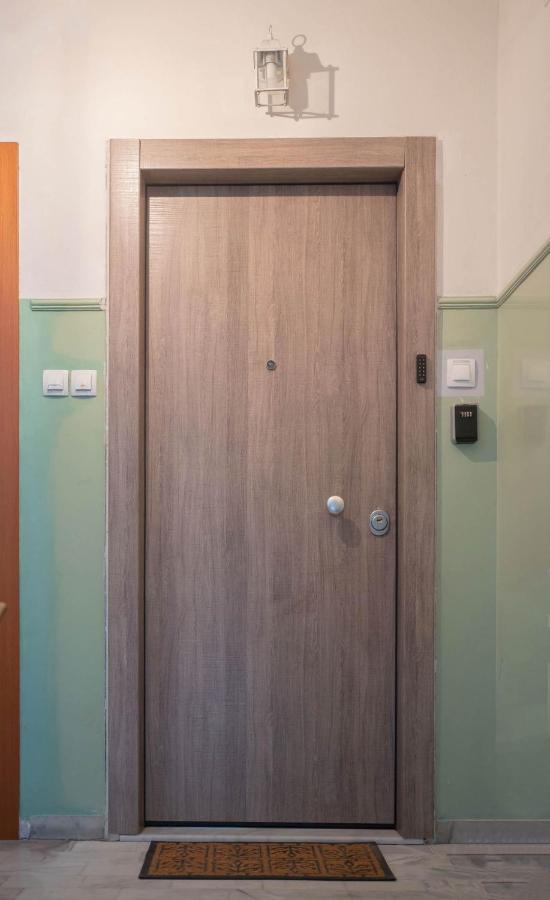 Byt Downtown Flat 拉里萨 外观 照片
